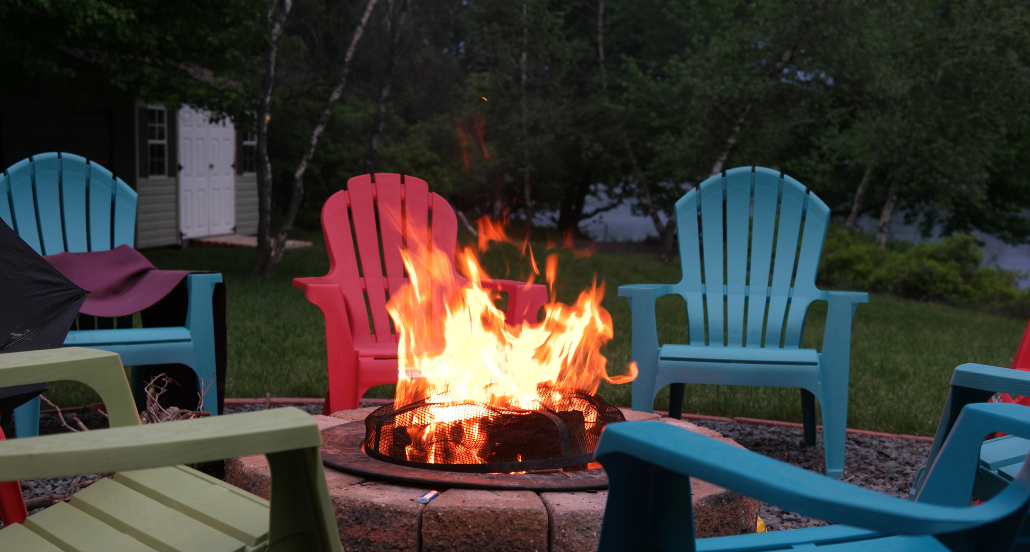 Outdoor fire pit