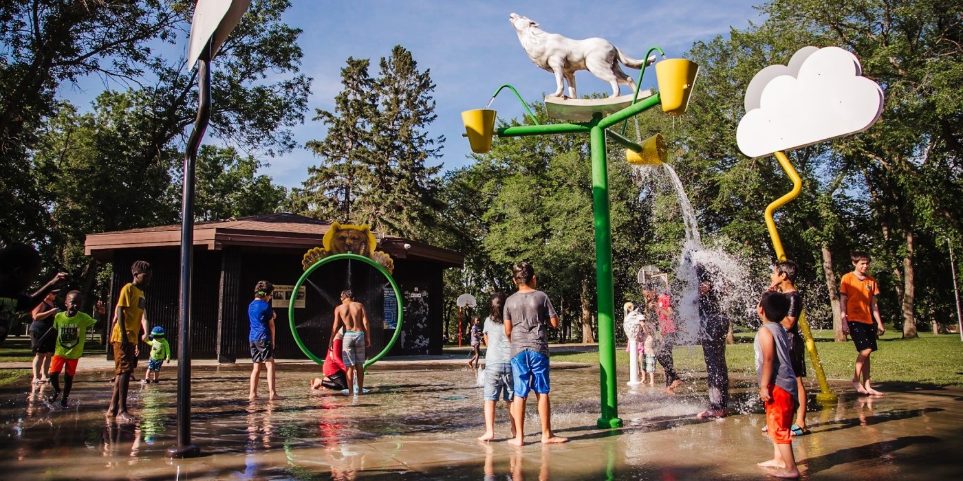 kids at a spray park